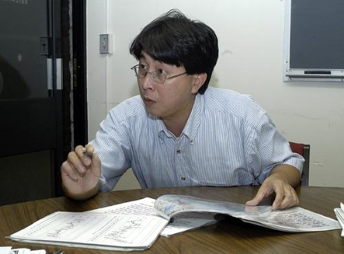 WILLIE SOON, a Harvard scientist and the author of a controversial study denying that there has been global warming in the 20th century, showing data defending his research
